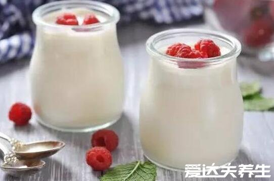 柿子和酸奶能一起吃吗,不会中毒但有得胃柿石风险(不推荐同食)