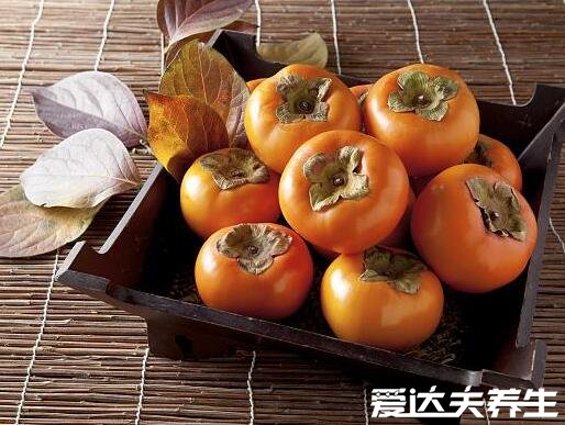 柿子和酸奶能一起吃吗,不会中毒但有得胃柿石风险(不推荐同食)