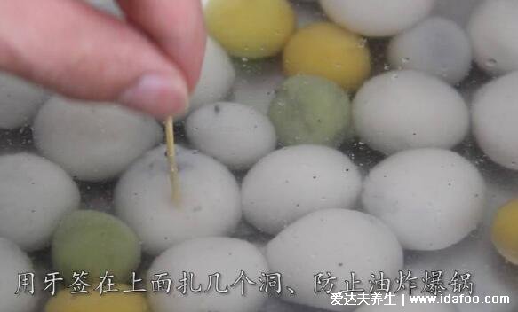 速冻汤圆可以直接炸吗,无需解冻在表面扎小孔不爆炸