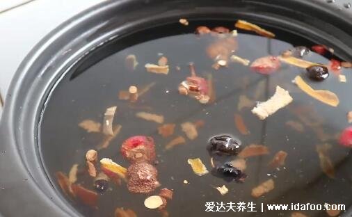 酸梅汤制作方法与材料配方,用铁锅做难怪不好喝(8种原料比例)