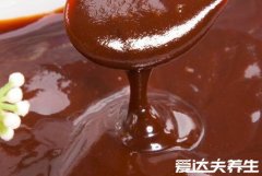 甜面酱是什么怎么吃,是一种面粉调味品可