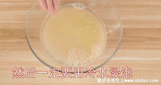 小米粥怎么煮好吃又营养做法,正确4步煮粘稠小米粥(要热水煮)
