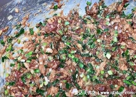 羊肉馅饺子配什么菜好,年夜饭试试韭菜馅附视频(韭菜补肾温阳)
